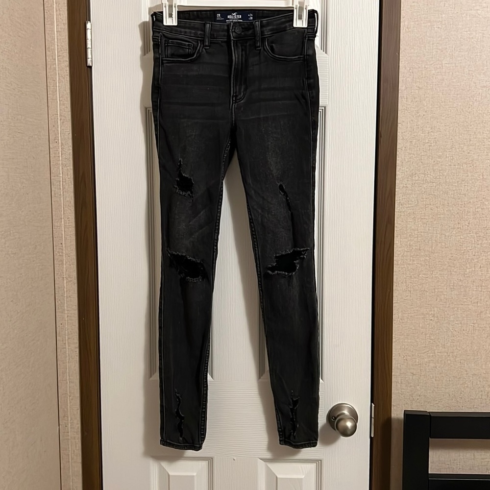 Slightly worn great condition Hollister black skinny jeans